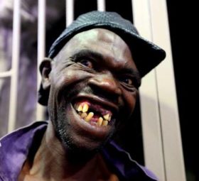 Bhangi sio terere PART II: Shaking open Central Police gates for Carol